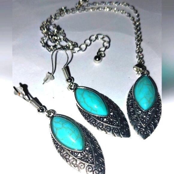 Vintage Ancient Silver Charm Geometric Embossed 3pc set - Picture 3 of 4